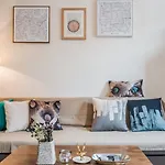Shanghai Hills & Xing 48 Homestay Near Line1 And Line7 Changshu Road Mid Huaihai Road